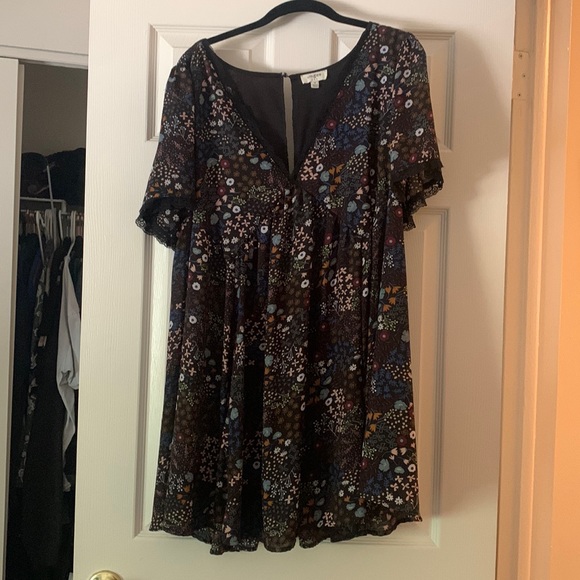 Floral mini dress - Picture 1 of 4